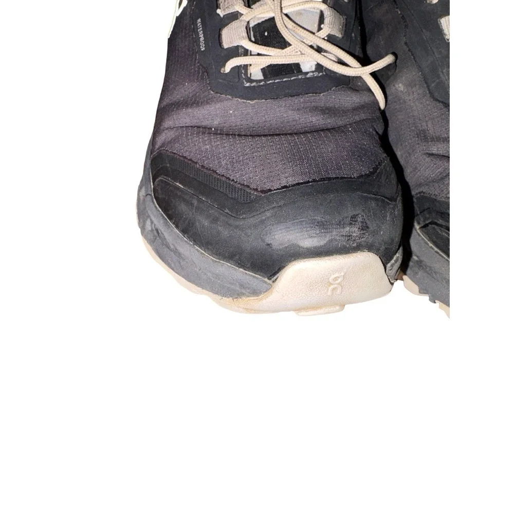 On Kids' Grade School Cloudhero Waterproof Shoe Black‎ Size 4